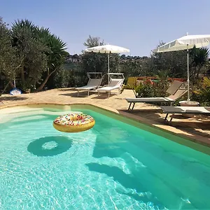 Triqora Villa